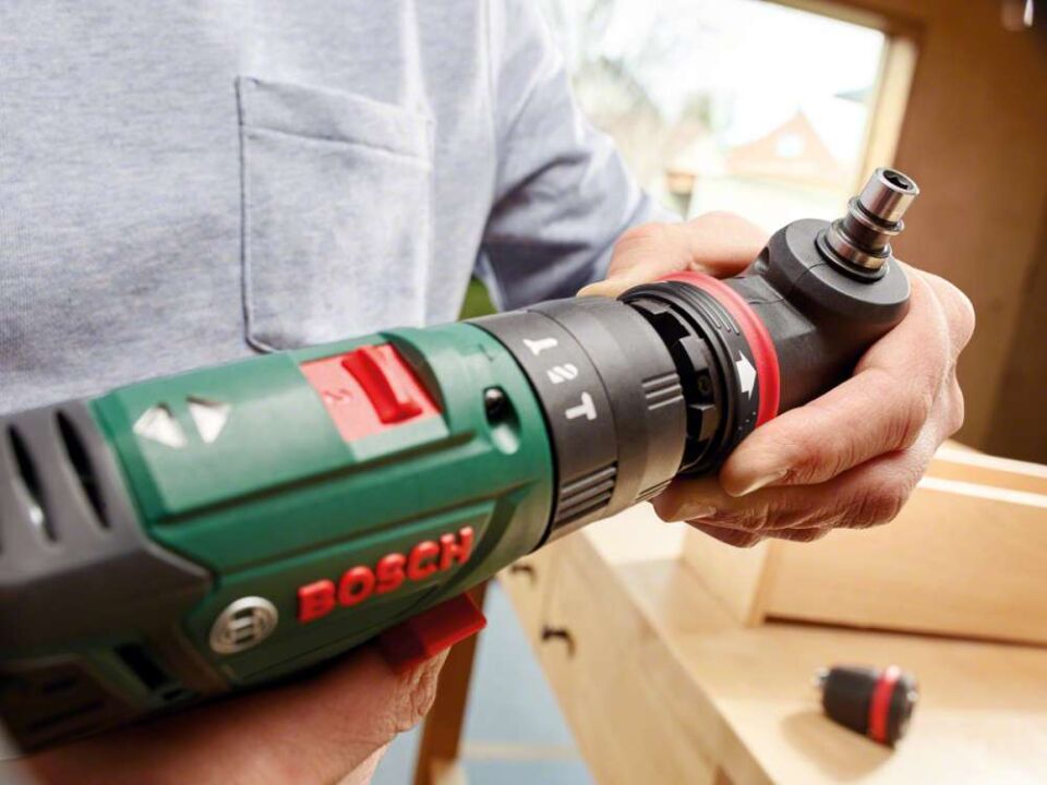 Bosch AdvancedImpact 18 Çift Akülü Darbeli Delme Vidalama Makinesi (2 x 1,5 Ah) + 3 Adaptör